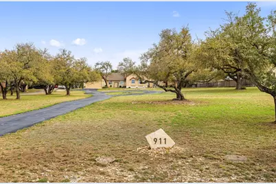 911 Oak Meadow Drive, Dripping Springs, TX 78620 - Photo 6