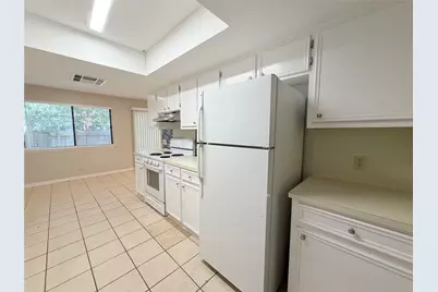 8806 Cainwood Lane #B, Austin, TX 78729 - Photo 10