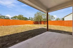 133 Esperanza Dr, Bastrop, TX 78602 - Photo 8