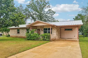 410 Magnolia St, Bastrop, TX 78602 - Photo 2