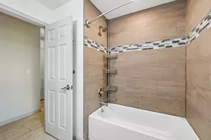 410 Magnolia St, Bastrop, TX 78602 - Photo 16