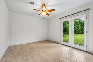 410 Magnolia St, Bastrop, TX 78602 - Photo 18