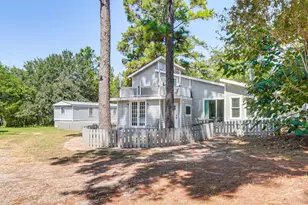 372 Plum St, Bastrop, TX 78602 - Photo 2
