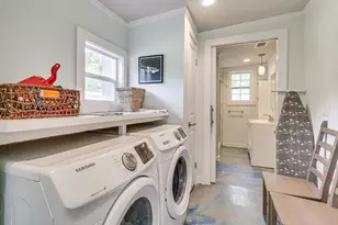 372 Plum St, Bastrop, TX 78602 - Photo 6