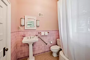 403 E Bowie St, Luling, TX 78648 - Photo 26
