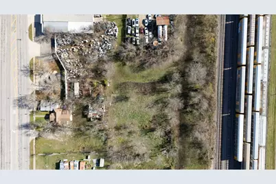 921 W 2nd Street, Taylor, TX 76574 - Photo 18