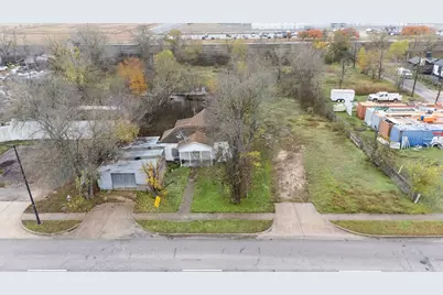 921 W 2nd Street, Taylor, TX 76574 - Photo 4