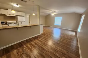 608 1/2 Genard St, Austin, TX 78751 - Photo 2
