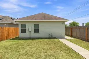 4500 Senda Ln, Austin, TX 78725 - Photo 26