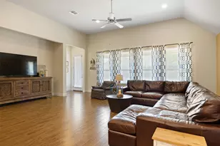 109 Buffalo View Ln, Georgetown, TX 78628 - Photo 16
