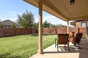 109 Buffalo View Ln, Georgetown, TX 78628 - Photo 36