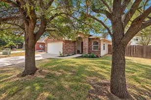 3923 Bonnie Ln, Round Rock, TX 78665 - Photo 2