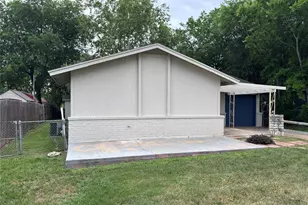 2325 Rockridge Dr, Austin, TX 78744 - Photo 14