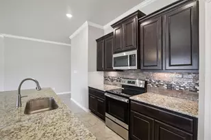 500 Seabiscuit Dr, Jarrell, TX 76537 - Photo 12