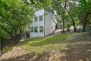 8804 Mountain Ridge Dr, Austin, TX 78759 - Photo 16