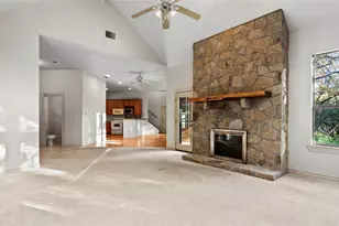 315 Arbors Cir, Elgin, TX 78621 - Photo 10