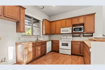 315 Arbors Circle, Elgin, TX 78621 - Photo 14