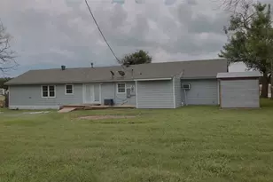 112 Eloise St, Caldwell, TX 77836 - Photo 2