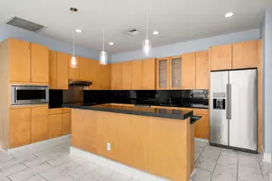 555 E 5th St, Austin, TX 78701 - Photo 12