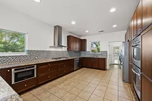 3203 E 18th St, Austin, TX 78721 - Photo 14