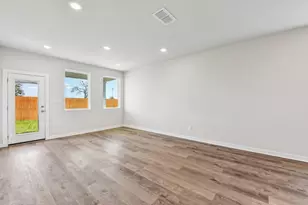 163 Tolo Dr, Elgin, TX 78621 - Photo 8