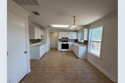 101 Gillespie Lane, Elgin, TX 78621 - Photo 2