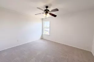 101 Gillespie Ln, Elgin, TX 78621 - Photo 10