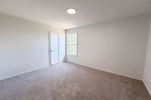 101 Gillespie Ln, Elgin, TX 78621 - Photo 4