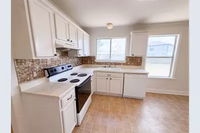 101 Gillespie Lane, Elgin, TX 78621 - Photo 6
