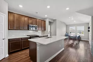 1036 View Dr, Georgetown, TX 78628 - Photo 6