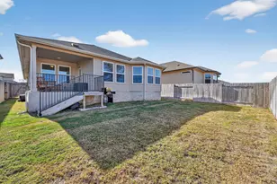 1036 View Dr, Georgetown, TX 78628 - Photo 28