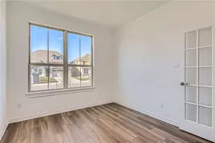 102 White Aster Ct, Georgetown, TX 78626 - Photo 8