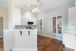 1105 Victoria St, Taylor, TX 76574 - Photo 24
