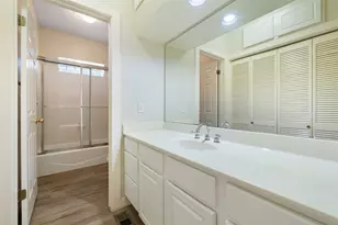 1105 Victoria St, Taylor, TX 76574 - Photo 32