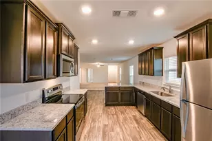 617 Riverdale Dr, Jarrell, TX 76537 - Photo 4