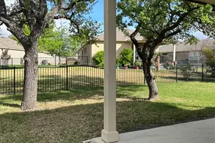 410 Holiday Creek Ln, Georgetown, TX 78633 - Photo 18