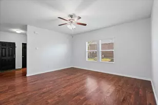 312 Waterloo Dr, Kyle, TX 78640 - Photo 4