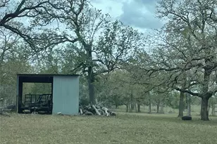 2238 Flash Cir, Luling, TX 78648 - Photo 4