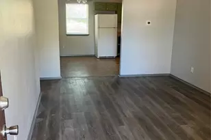 705 Guadalimar St, Lockhart, TX 78644 - Photo 8