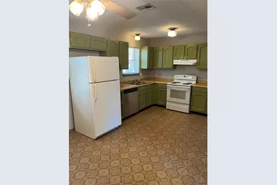 705 Guadalimar Street, Lockhart, TX 78644 - Photo 2