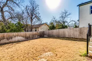 41 Trinity Cir, Lockhart, TX 78644 - Photo 26