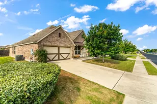804 Farmhouse Dr, Hutto, TX 78634 - Photo 2
