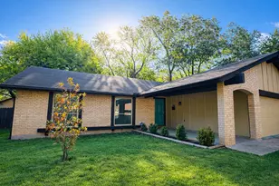 9215 Hunters Trace E, Austin, TX 78758 - Photo 4