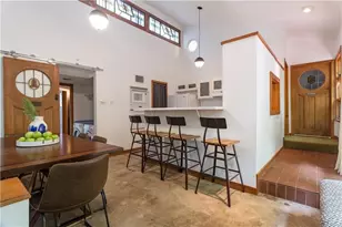 2011 Alameda Dr, Austin, TX 78704 - Photo 2