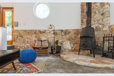 2011 Alameda Drive, Austin, TX 78704 - Photo 4