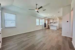 541 Porter Country Pkwy, Buda, TX 78610 - Photo 2
