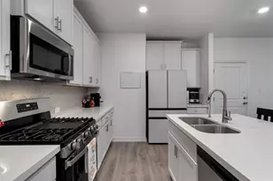 102 Gracie Wy, Hutto, TX 78634 - Photo 10