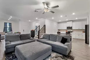 102 Gracie Wy, Hutto, TX 78634 - Photo 4