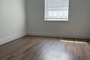 307 E 31st St, Austin, TX 78705 - Photo 12