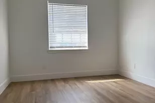 307 E 31st St, Austin, TX 78705 - Photo 14